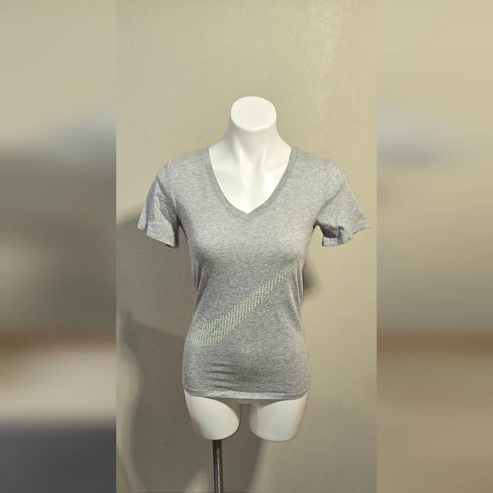 NIKE Bundle Tee & Sports Bra Women's Size XS